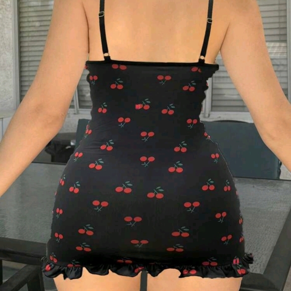 Sexy ruched bodycon cherry dress - Picture 2 of 3